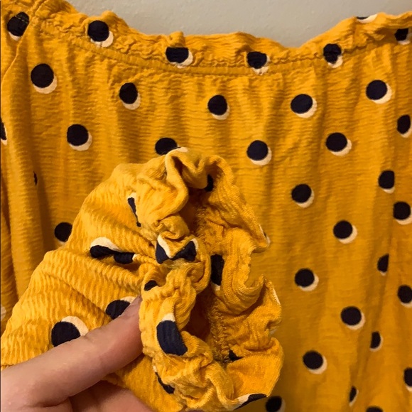 *2/$30*Bershka ruffled off the shoulder top size S - Picture 4 of 6